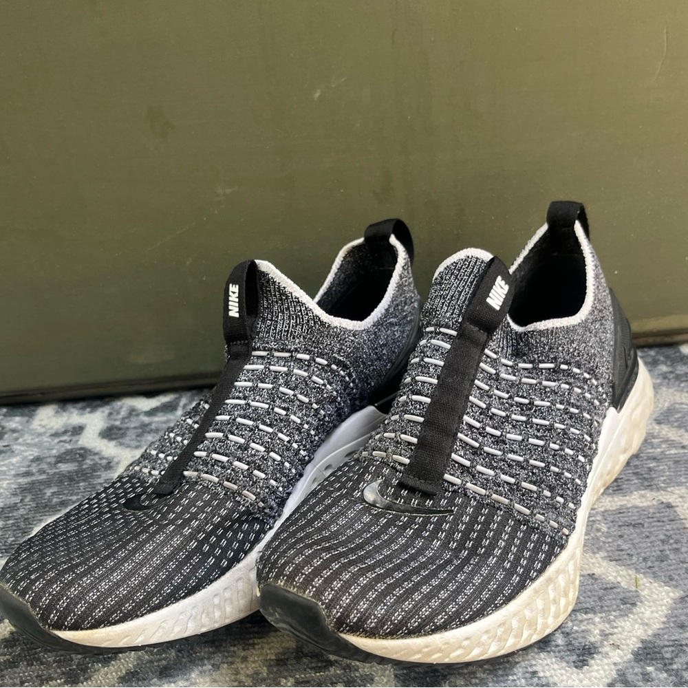 Nike Slip-on Sneaker